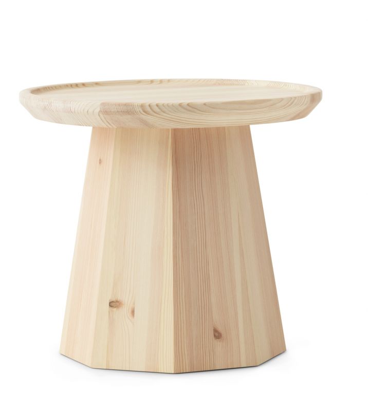 Normann Copenhagen Pine Table, kleiner Beistelltisch aus hellem Kiefernholz, modernes Design für Wohnzimmer und Schlafzimmer.